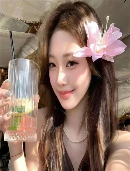 【创新突破评价】经济学家市场分析赶尸人2022摄影的镜头语言与画面构图 带你看懂电影背后的深层含义